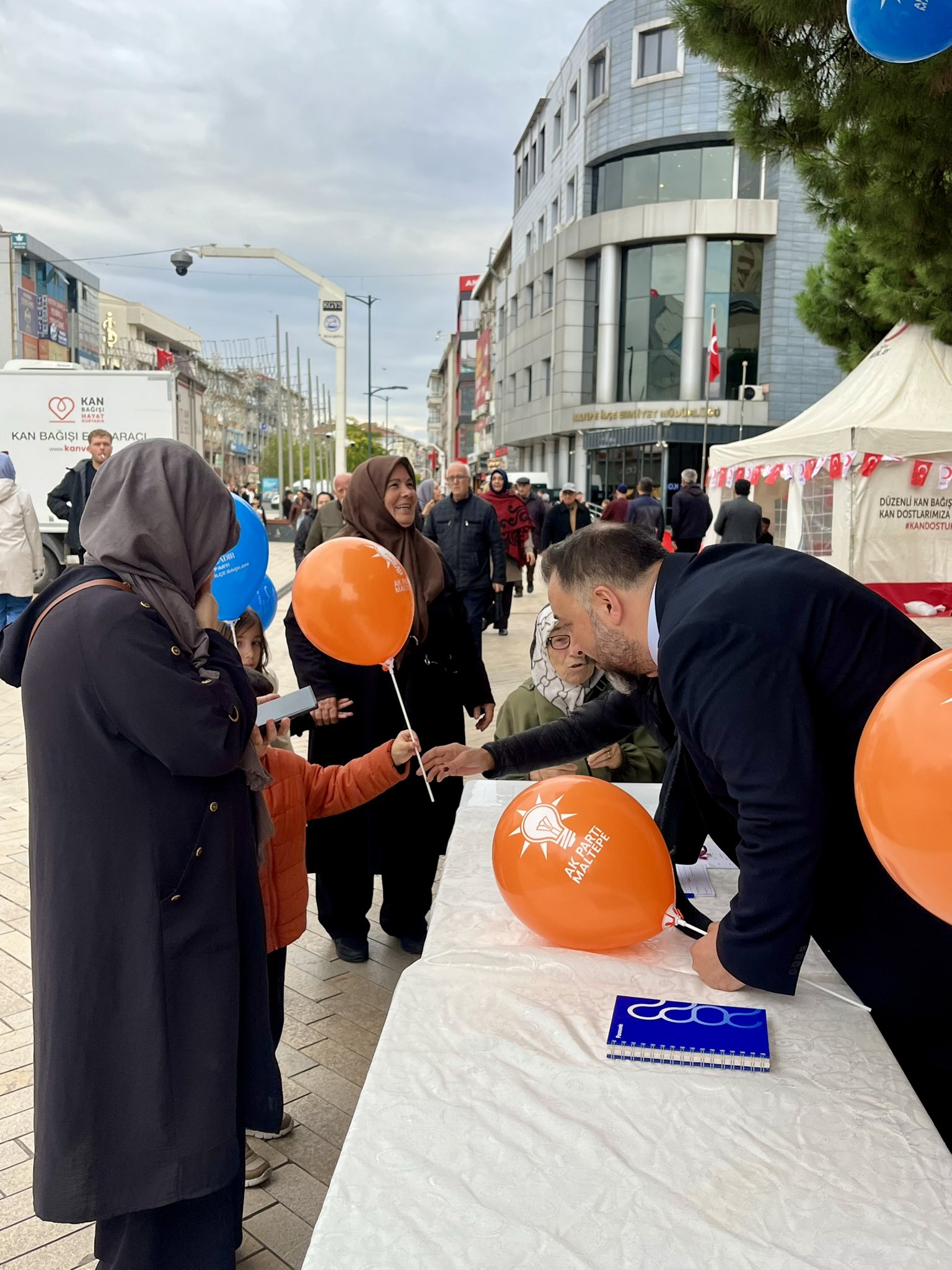 Maltepe Meydanı’nda gerçekleştirdiğimiz Ak Nokta çalışmamıza gösterilen yoğun ilgi ve samimi destekten dolayı tüm hemşehrilerimize gönülden teşekkür ediyoruz.